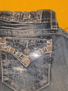 Embellished Light Wash Denim Jeans Pocket Detail